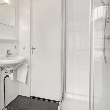 By Water Near Rotterdam With Sauna * Simonshaven