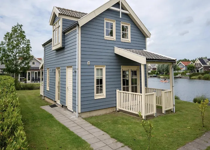 By Water Near Rotterdam With Sauna Simonshaven