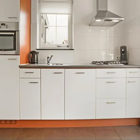 By Water Near Rotterdam With Sauna Hébergement de vacances