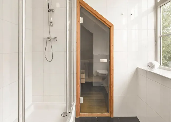 Dom wakacyjny By Water Near Rotterdam With Sauna